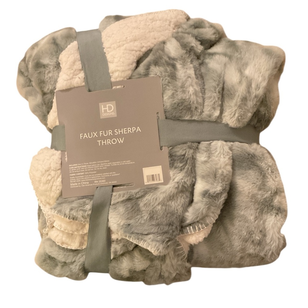 HD Designs Faux Fur Sherpa Throw 50“ x 60” NWT